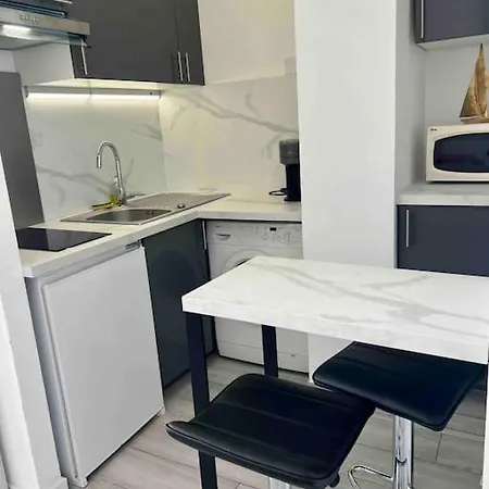 Beautiful & Cosy Studio - Port De Daire *